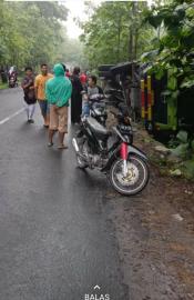 Tanjakan Krikilan Kembali Merepotkan Kendaraan